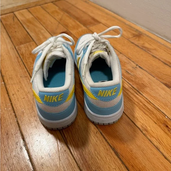 Nike Sneakers in Blue and Yellow - Picture 4 of 5